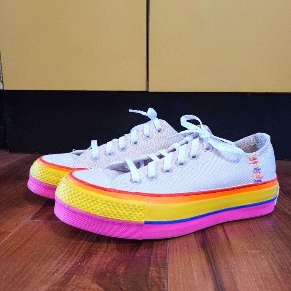 Converse Chuck Taylor All Star Womens US 5 Corduroy Platform Rainbow Festival
